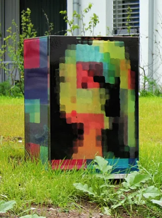 Mädchen mit dem Perlohrring, 37 x 37 x 55, Acrylglas/ bedruckt, 2014